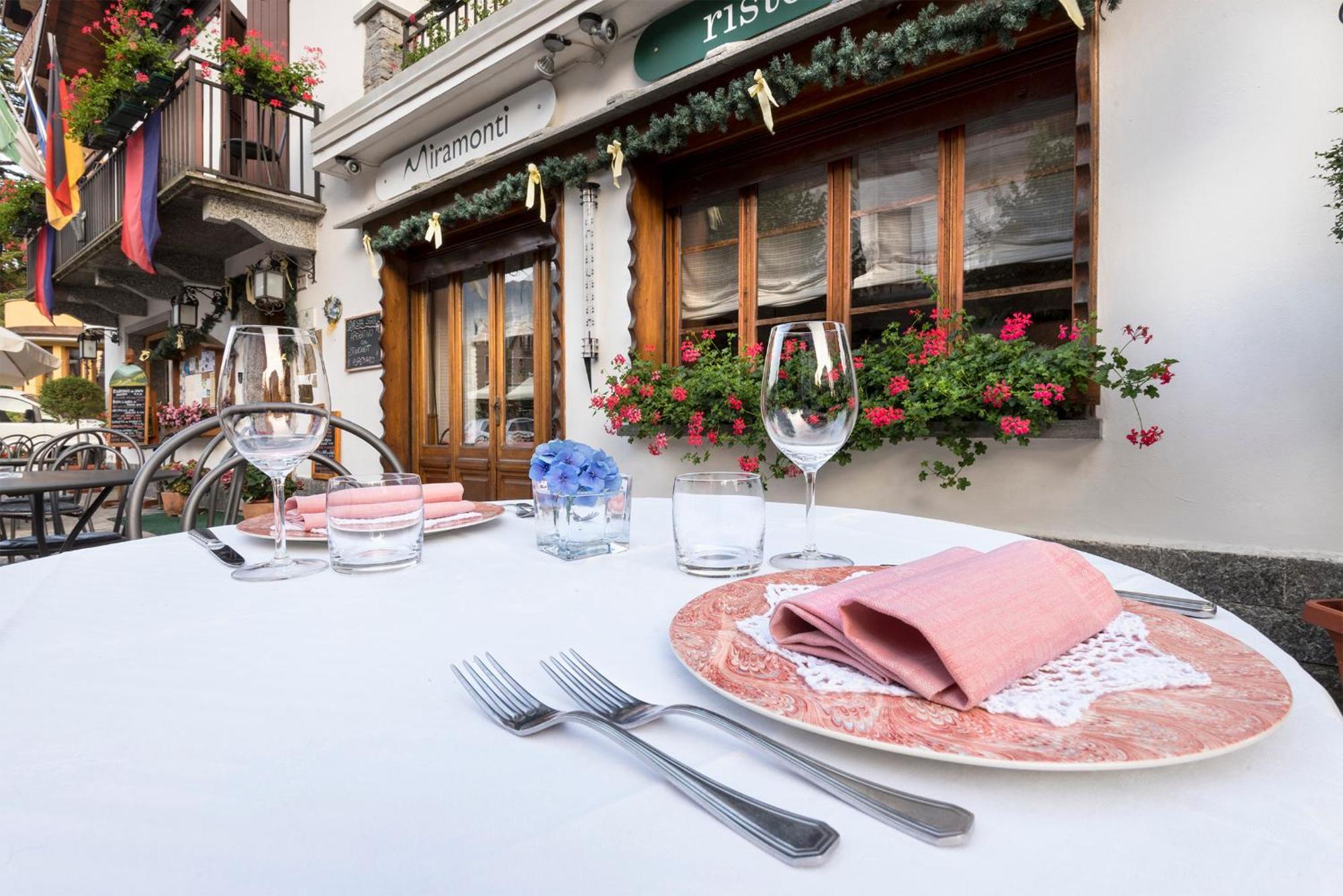 Hotel Ristorante Miramonti Santa Maria Maggiore Esterno foto